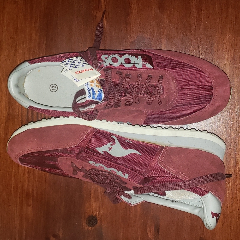 Roos Kangaroos Men's Sneakers Shoes Maroon size 12